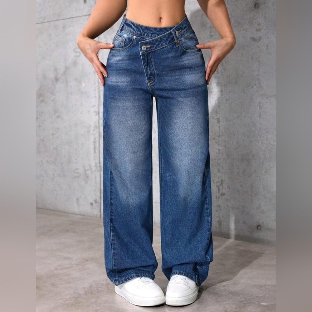 Asymmetric waist straight leg mom jean